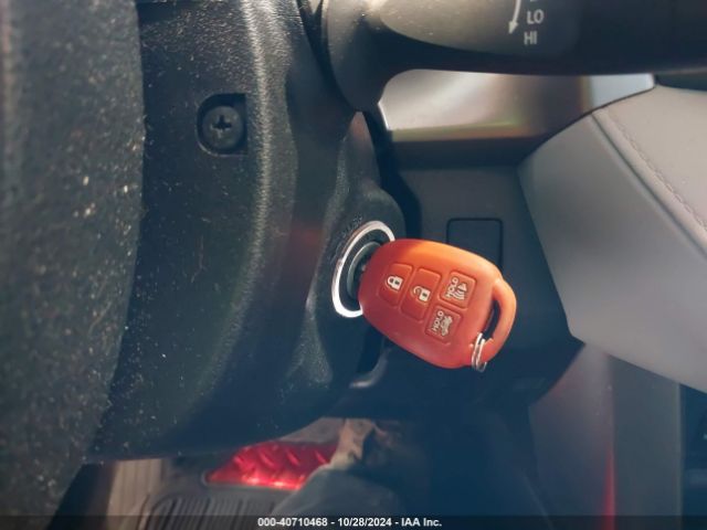 JTMBFREV7FJ048484 Toyota RAV4 LE