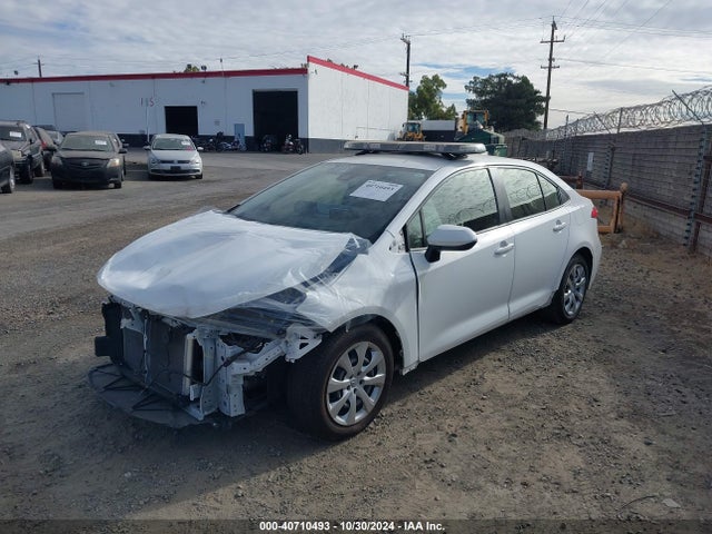 Toyota COROLLA LE 2022 JTDEPMAE2N3026737 Image 2