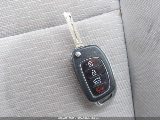 KM8J23A42KU885942 Hyundai TUCSON SE