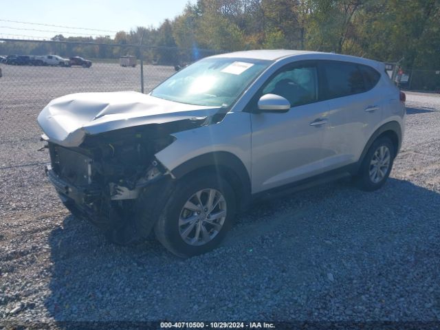 KM8J23A42KU885942 Hyundai TUCSON SE