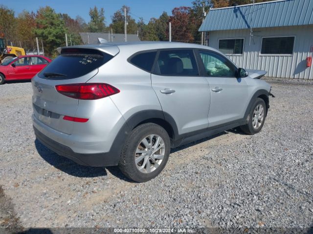 KM8J23A42KU885942 Hyundai TUCSON SE