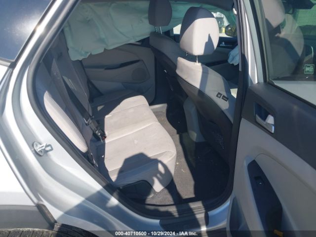 KM8J23A42KU885942 Hyundai TUCSON SE