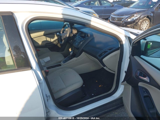 Ford FOCUS SE 2016 1FADP3F22GL201033 Image 5