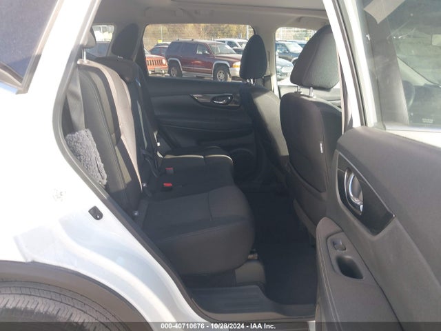 Nissan ROGUE SV 2017 5N1AT2MV7HC757996 Image 8