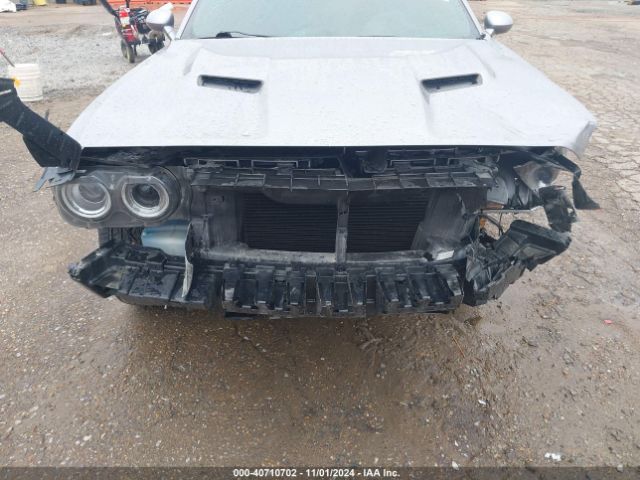 2C3CDZAG0JH131447 Dodge Challenger Sxt