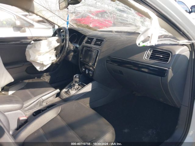 3VWL17AJ0GM213142 Volkswagen Jetta 1.8t Sel