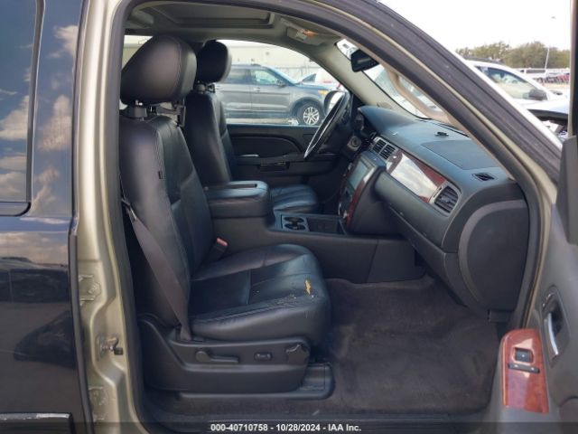 1GNSCJE0XER223106 Chevrolet Suburban 1500 Lt