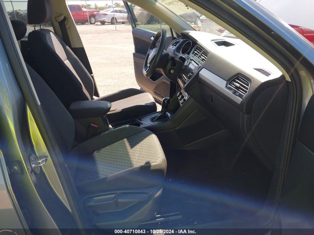 3VV1B7AX1JM030420 Volkswagen Tiguan 2.0t S