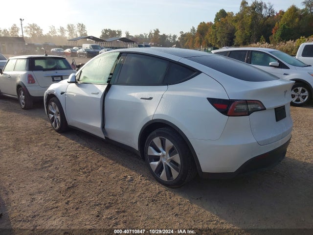 2021 TESLA MODEL Y 5YJYGDEE5MF204407 Photo 2