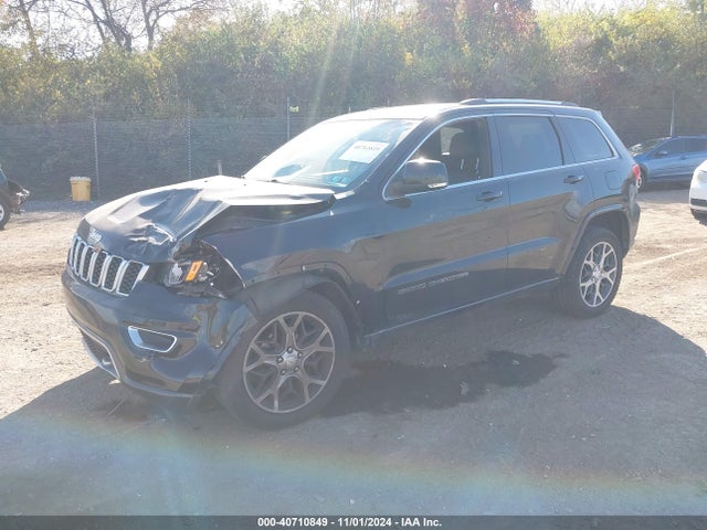 1C4RJFBGXJC377775 Jeep Grand Cherokee Sterling Edition 4x4