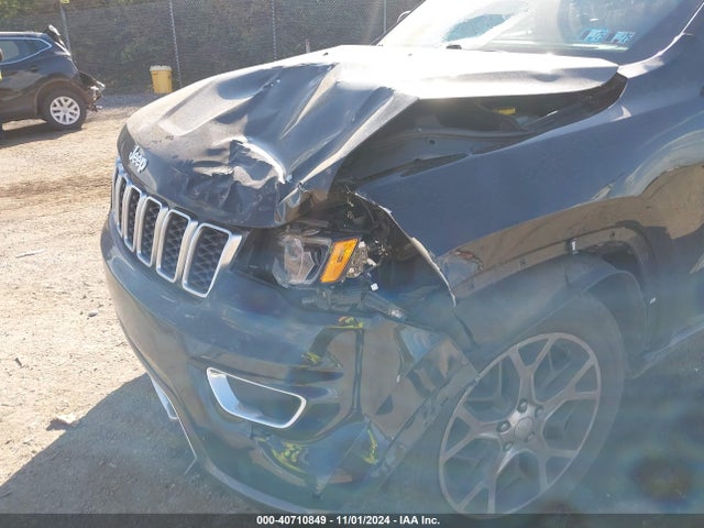 1C4RJFBGXJC377775 Jeep Grand Cherokee Sterling Edition 4x4