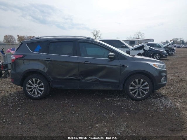 1FMCU9J98HUA49434 Ford Escape Titanium