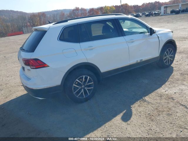 3VV2B7AXXLM123833 Volkswagen Tiguan 2.0t Se/2.0t Se R-line Black/2.0t Sel