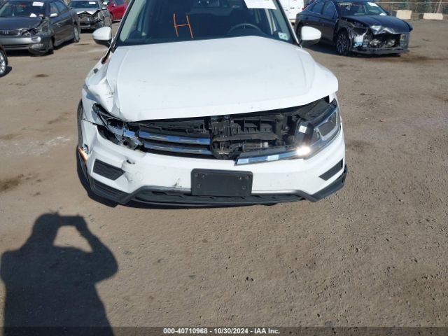 3VV2B7AXXLM123833 Volkswagen Tiguan 2.0t Se/2.0t Se R-line Black/2.0t Sel