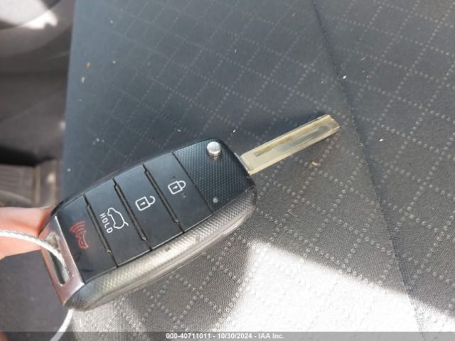 5XYPG4A35HG330569 KIA Sorento 2.4l Lx