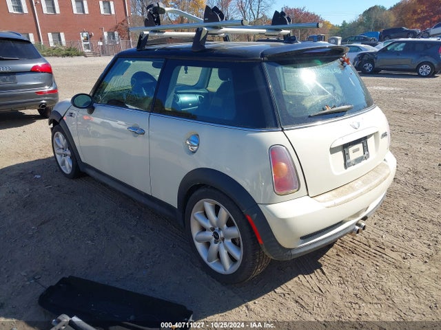 2004 MINI COOPER S WMWRE33464TD87795 Photo 2