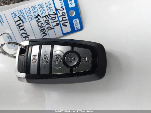 3FA6P0RU8KR188304 Ford Fusion Hybrid Titanium