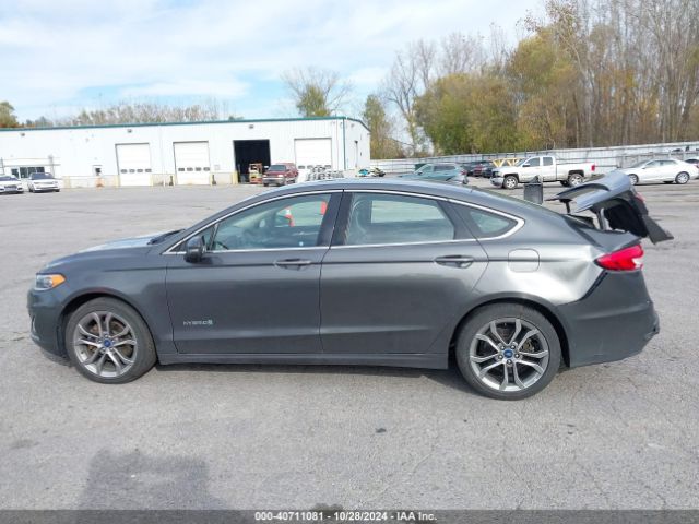 3FA6P0RU8KR188304 Ford Fusion Hybrid Titanium