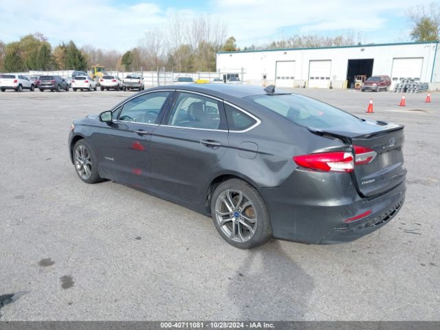 3FA6P0RU8KR188304 Ford Fusion Hybrid Titanium