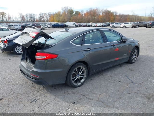 3FA6P0RU8KR188304 Ford Fusion Hybrid Titanium
