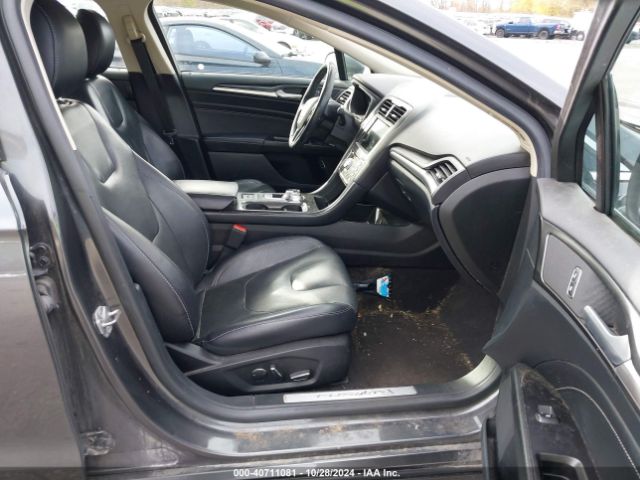 3FA6P0RU8KR188304 Ford Fusion Hybrid Titanium