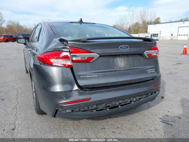 3FA6P0RU8KR188304 Ford Fusion Hybrid Titanium
