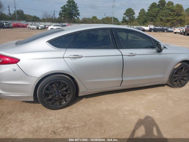 3FA6P0H75HR117856 Ford FUSION SE