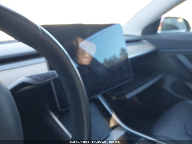 5YJ3E1EB1JF114817 Tesla Model 3 Long Range/performance