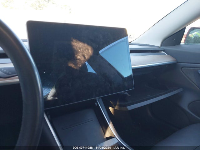 5YJ3E1EB1JF114817 Tesla Model 3 Long Range/performance