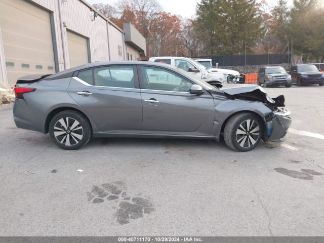 1N4BL4DWXMN345587 Nissan Altima Sv Intelligent Awd