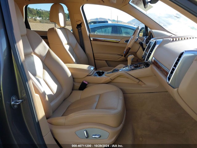 2011 PORSCHE CAYENNE WP1AA2A21BLA02630 Photo 4