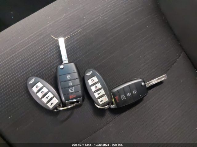 5XYKT3A60EG548263 KIA SORENTO LX