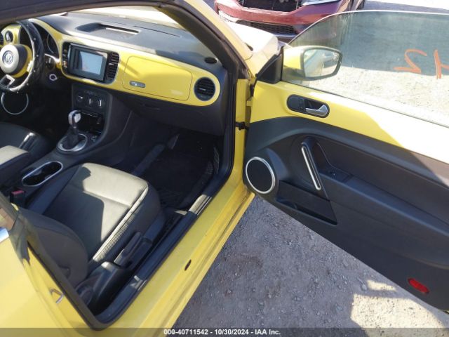3VW517AT9FM821203 Volkswagen Beetle 1.8t