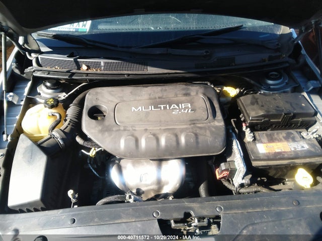 Chrysler 200 Limited 2015 1C3CCCAB2FN622802 Image 10