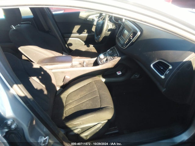 Chrysler 200 Limited 2015 1C3CCCAB2FN622802 Image 5