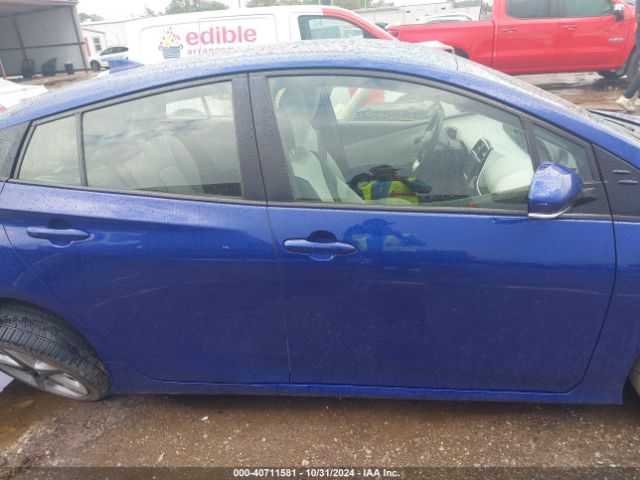 JTDKARFU2G3515014 Toyota Prius Three Touring
