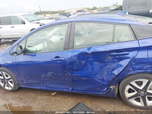 JTDKARFU2G3515014 Toyota Prius Three Touring