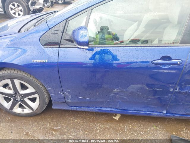 JTDKARFU2G3515014 Toyota Prius Three Touring