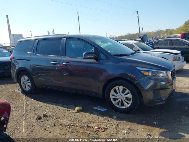 KIA SEDONA LX 2017 KNDMB5C13H6336814 Image 13