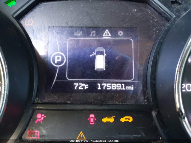 KIA SEDONA LX 2017 KNDMB5C13H6336814 Image 15