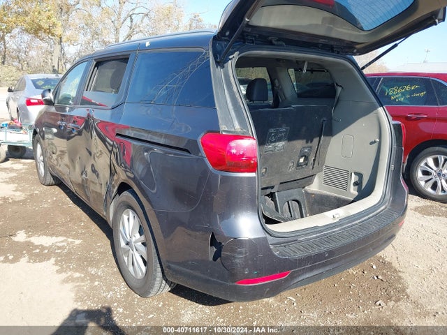KIA SEDONA LX 2017 KNDMB5C13H6336814 Image 3
