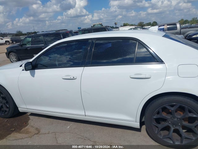 2C3CCABG3FH842070 Chrysler 300