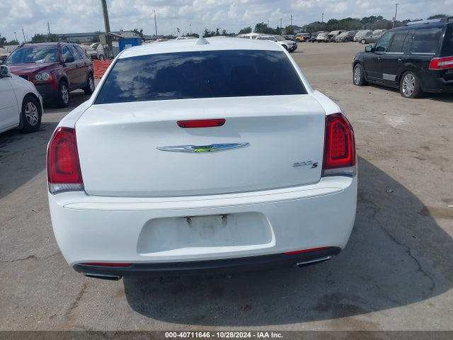 2C3CCABG3FH842070 Chrysler 300