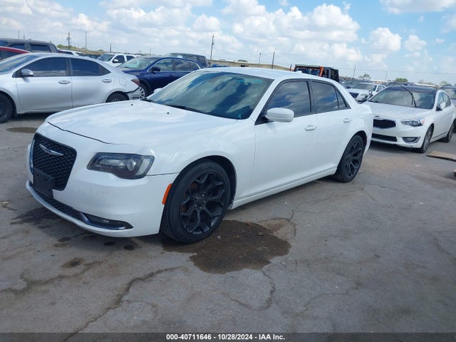 Chrysler 300 2015 2C3CCABG3FH842070 Image 2