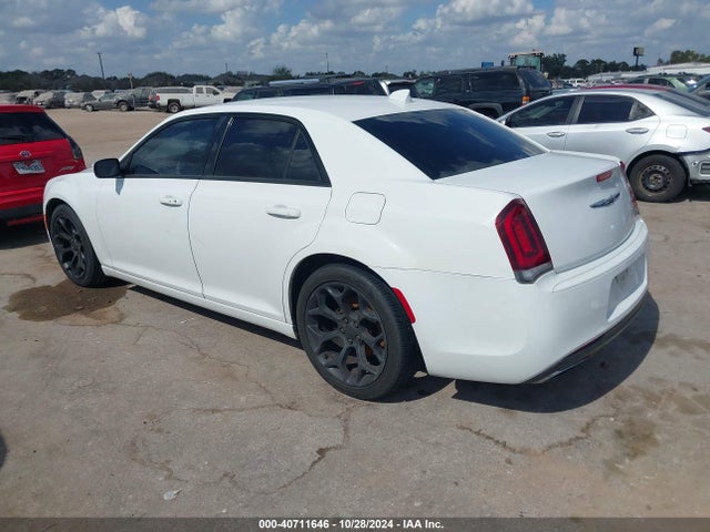 Chrysler 300 2015 2C3CCABG3FH842070 Image 3