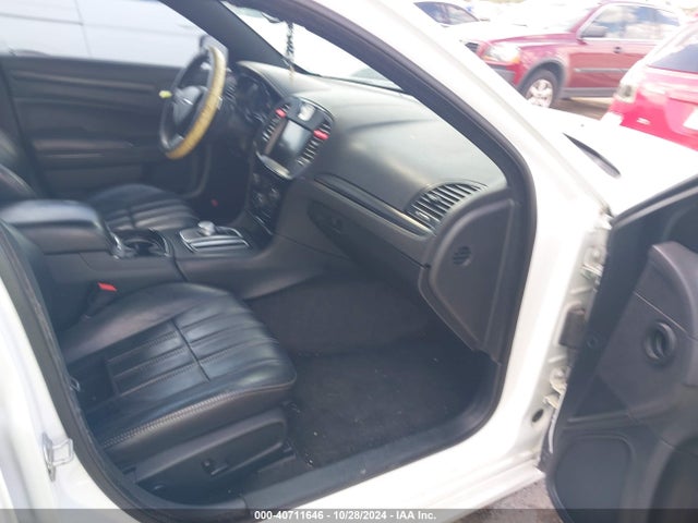 Chrysler 300 2015 2C3CCABG3FH842070 Image 5