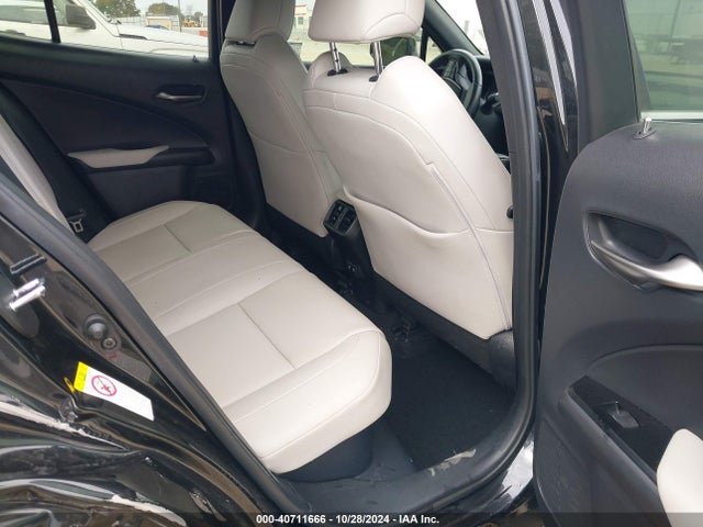 JTHU9JBHXK2006121 Lexus UX 250H