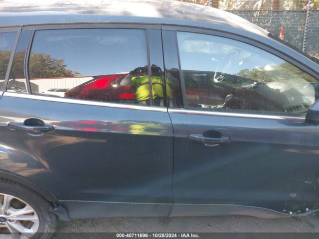 1FMCU0GD0KUB49400 Ford ESCAPE SE