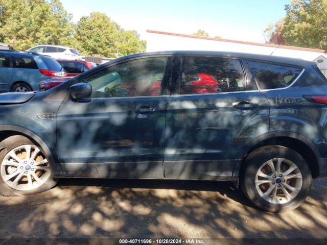 1FMCU0GD0KUB49400 Ford ESCAPE SE