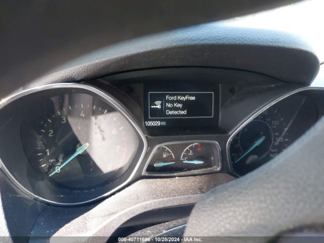 1FMCU0GD0KUB49400 Ford ESCAPE SE